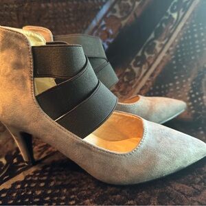 Boston Design Studio grey suede strappy pump